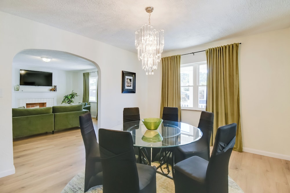 Walk to Ritter Park: Renovated Home Near Marshall!
