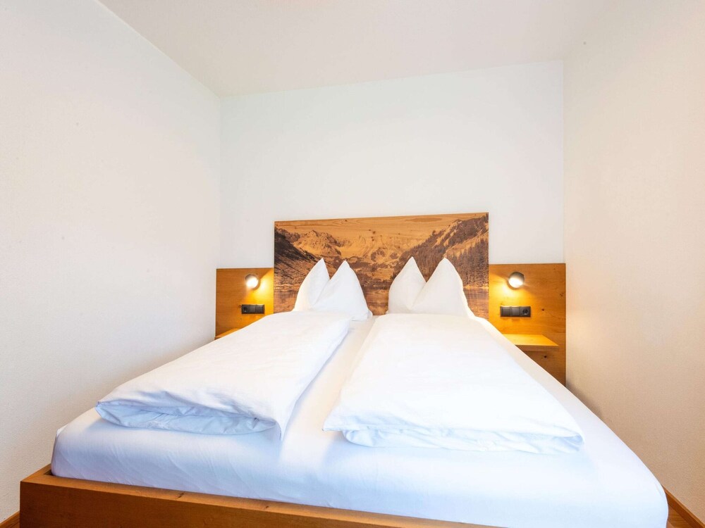 Beautiful Flat in Hart With Fitness Room view 2