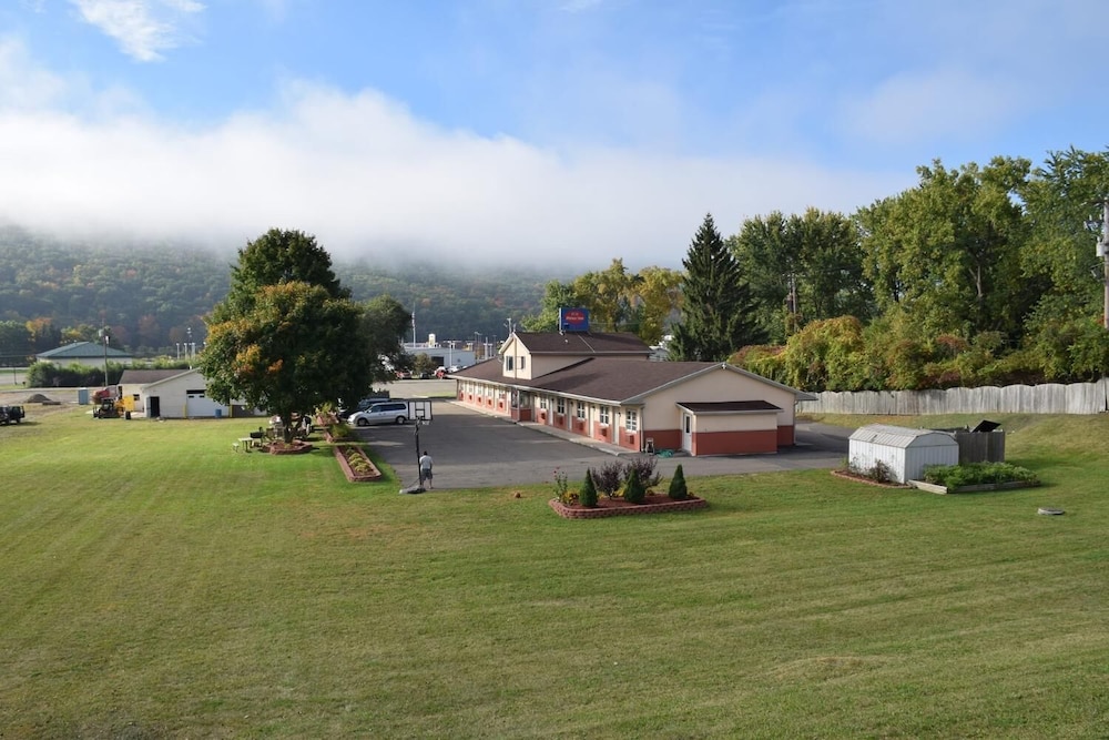 Relax Inn Elmira
