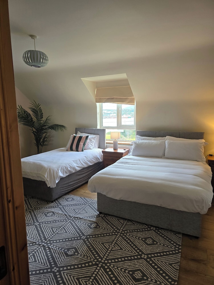 Benroe House - 5 Bedrooms