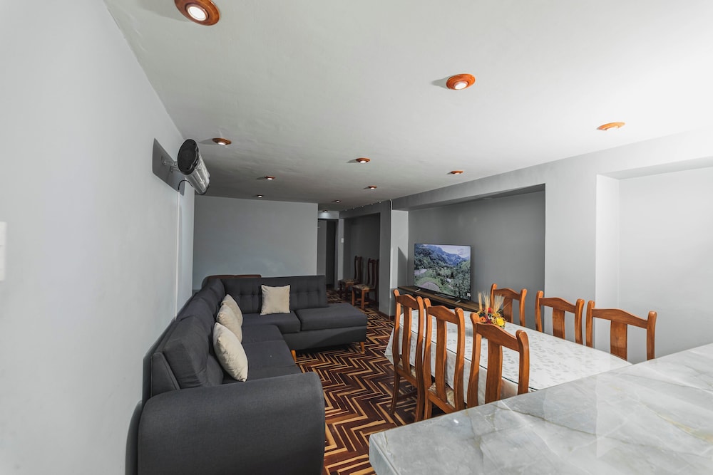 San Pedro Apartments