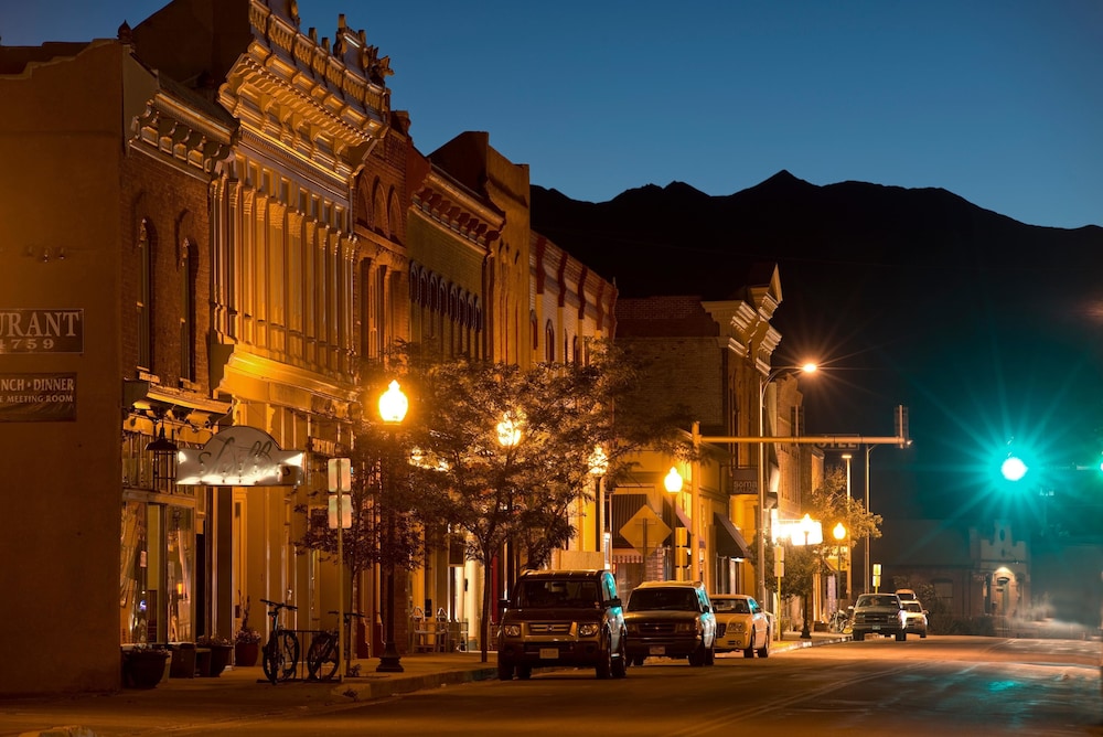 Salida Vacations - The River Side 2 Bedroom Holiday Home By Pinon Vacation Rentals - Property Image 1