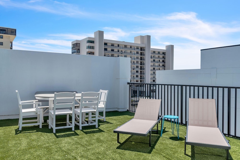 Azul Townhomes A5
