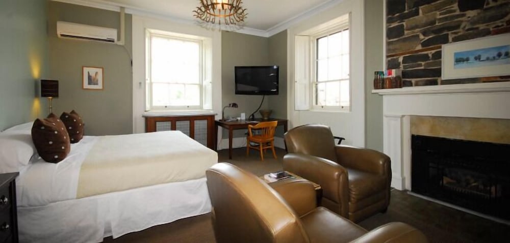 Frontenac Club Inn-4