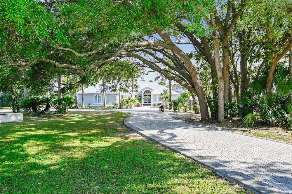 8753 N. Lagoon Dr. - Waterside Oaks On Grand Lagoon 5 Bedroom Home