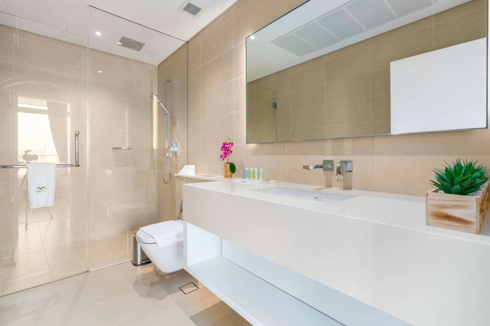 Stunning 1BD Apartment 15mins to Marina Promenade!