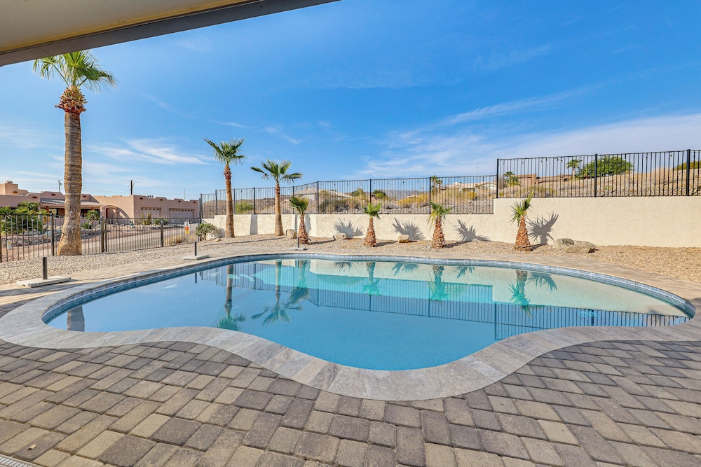 Fully Furnished Poolside Oasis 5 Mi to Lake Havasu