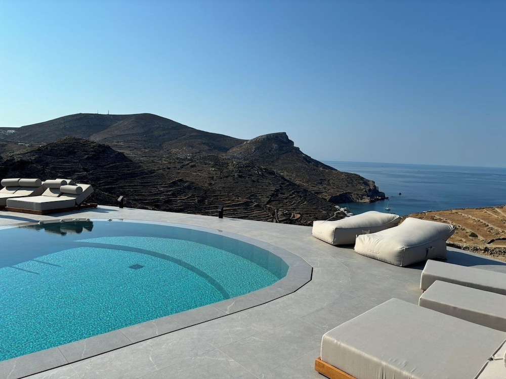 Pentanemi Folegandros