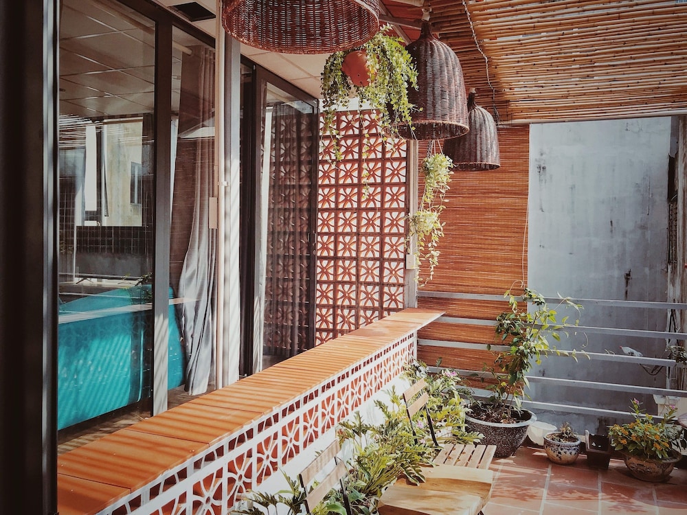 Hover House