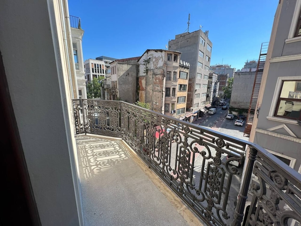 Rafinn Otel - Image 11