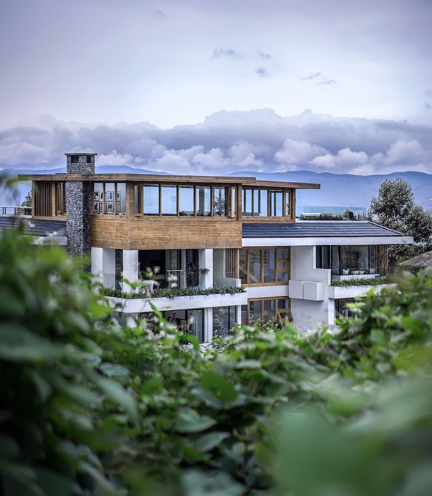 Sunyata Pure House