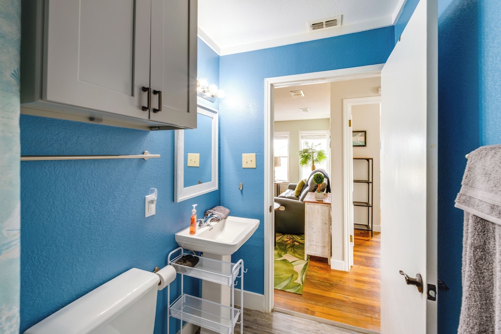 Walk Dtwn: Pet-friendly Townhome in Rockport