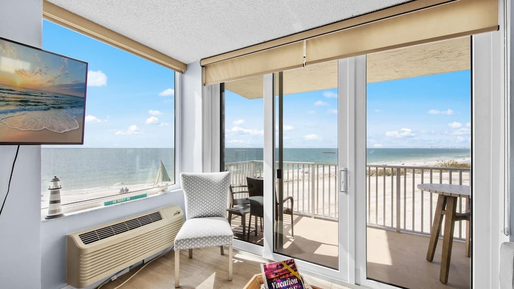 Oceanfront Views Balcony Sunsets