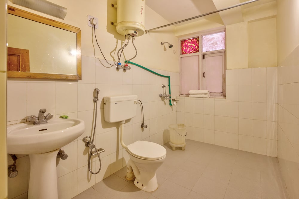 Hotel Monarch Residency Manali