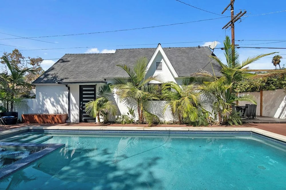 Mansfield Modern - Ultimate Entertainers Oasis With Guest House