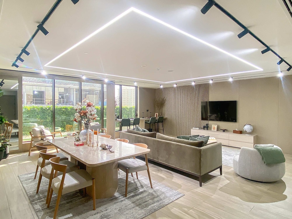 Modern Studio With Rooftop Pool and gym in JVC