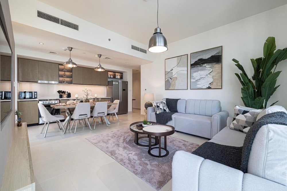 Burj Crown Lux Apartment by Dubai Mall