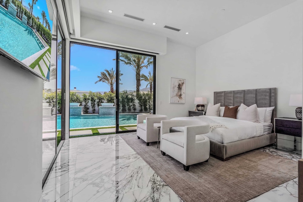 Sleeps 54 3 Luxury Villas w/ Pool + Spa, Pickleball Bravo by Avantstay