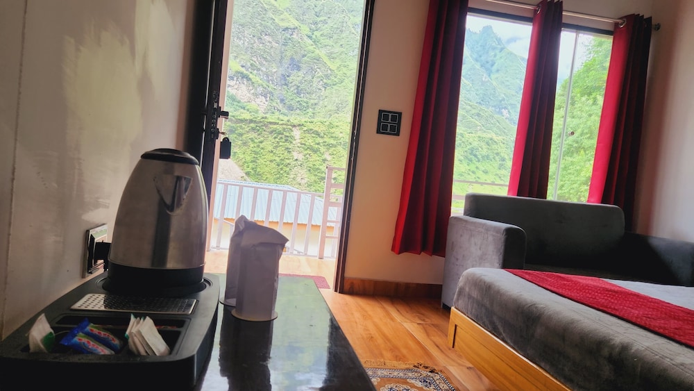 Yamunotri Heli Resort