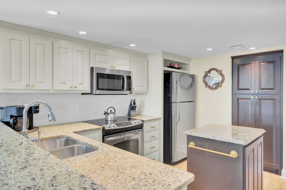 Oceanfront w/ Pool + Beach Access & Balcony View 312 B Shipwatch by Avantstay