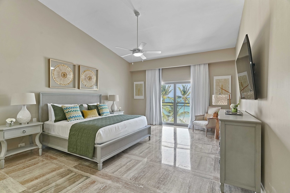 Costa Atlantica Beach Condos