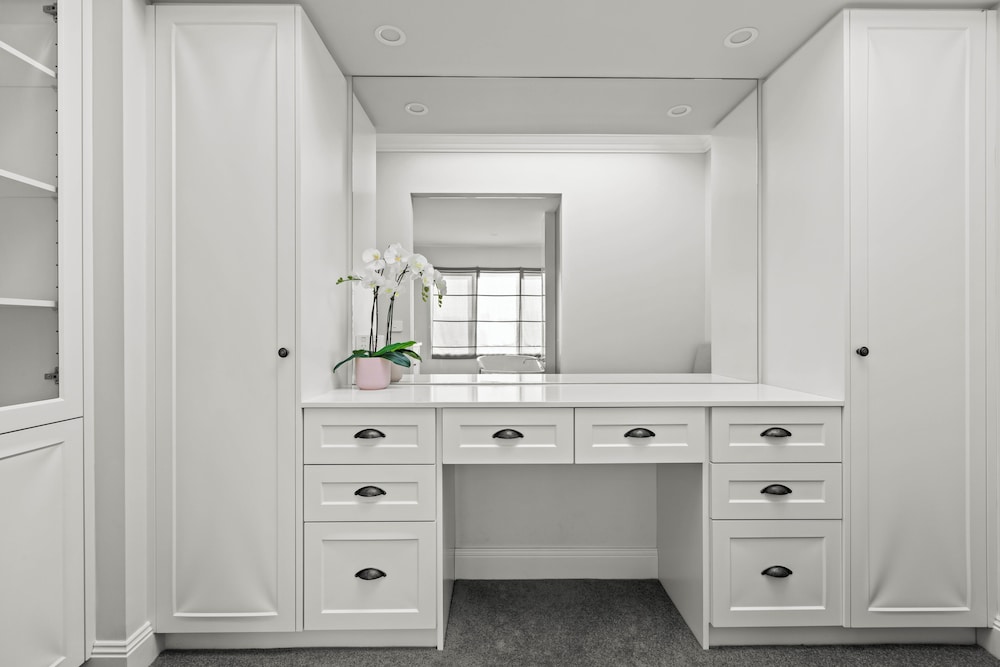 StayAU Contemporary 5BRM Families Home Point Cook