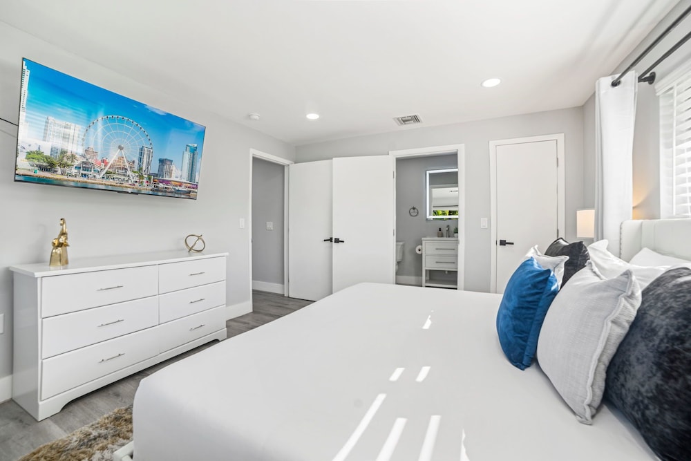 Spacious 6BR Beach Getaway w/ Heated Pool