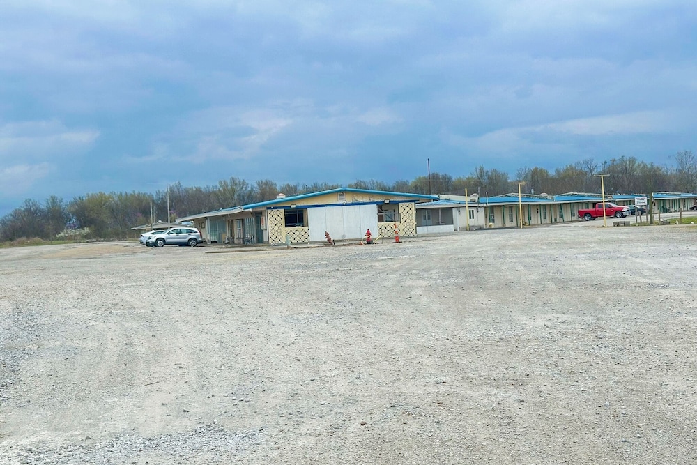 Shamrock Kings Inn By Oyo Marked Tree I-555