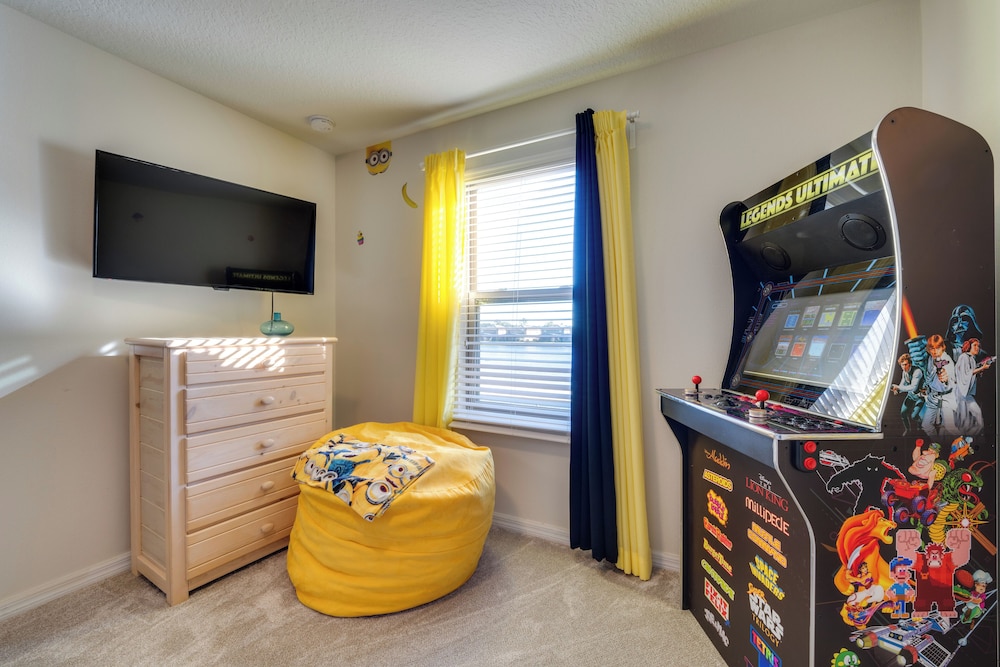 13 Mi to Wdw: Family Home w/ Private Pool & Perks!