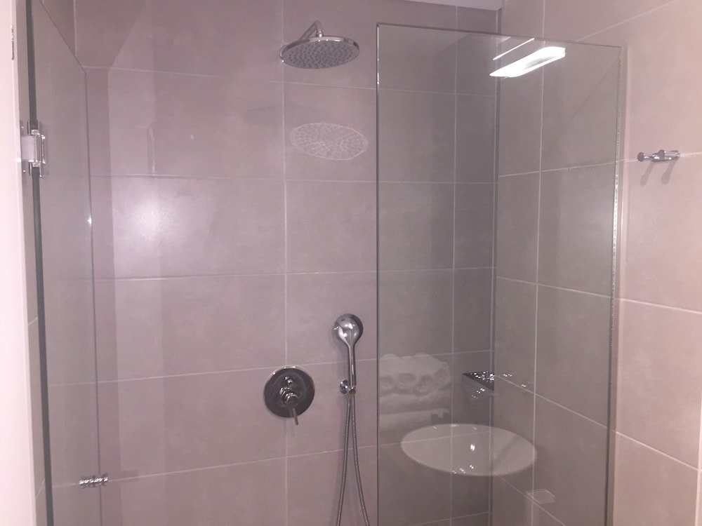 Ansi Apartments