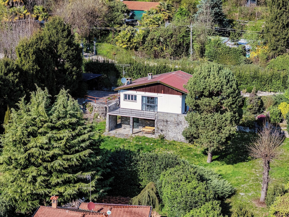 Montorfano Garden & Lake View