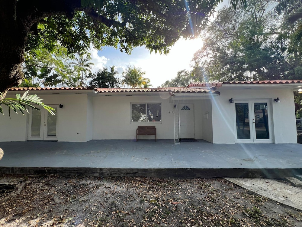 Biscayne Park 3BD 2BA -spacious