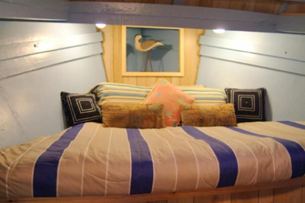 Sea Parrot Ocean View Resort