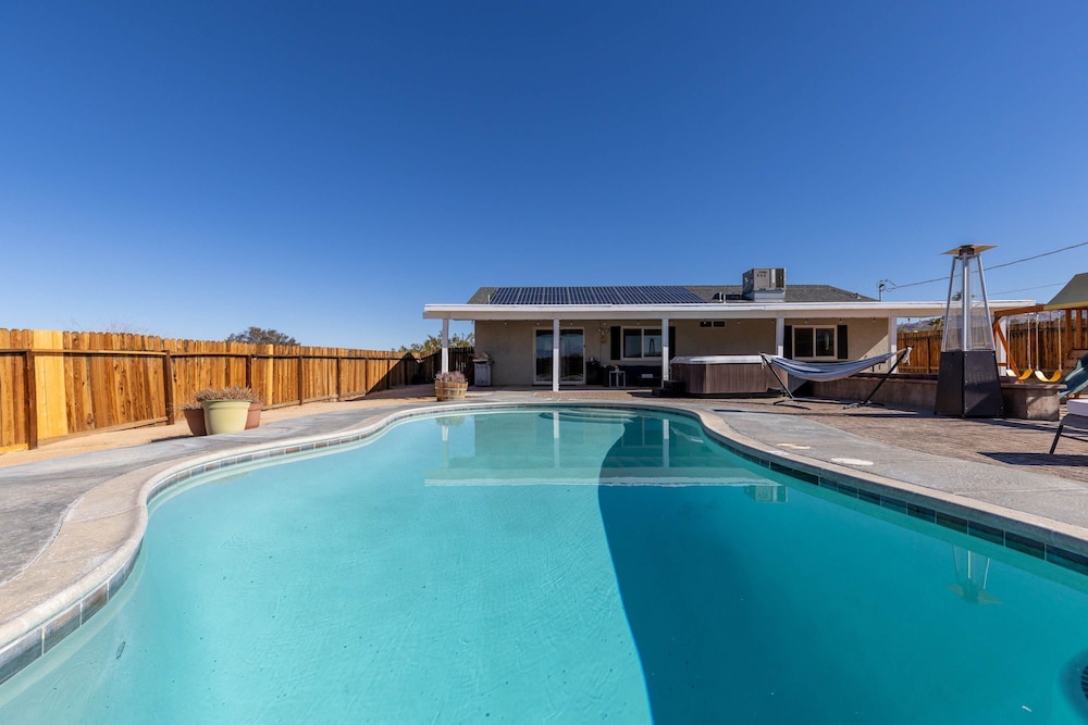 Desert Oasis Cozy Comfort Meets Outdoor Luxury