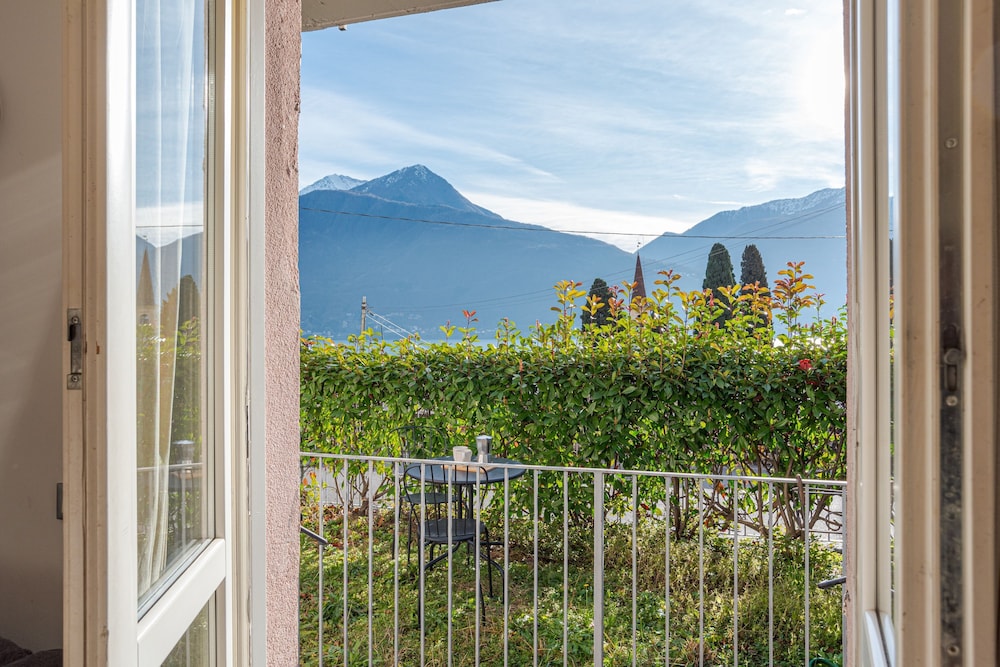Pianello Charming Lake View