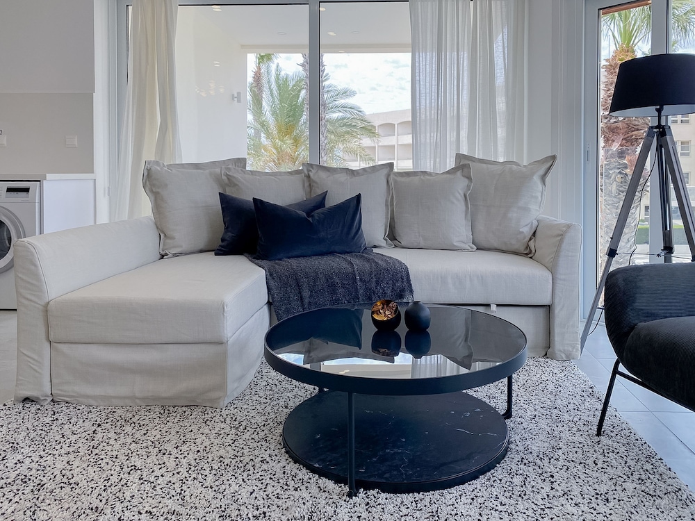 Phaedrus Living Seaview Luxury Flat Limnaria 134