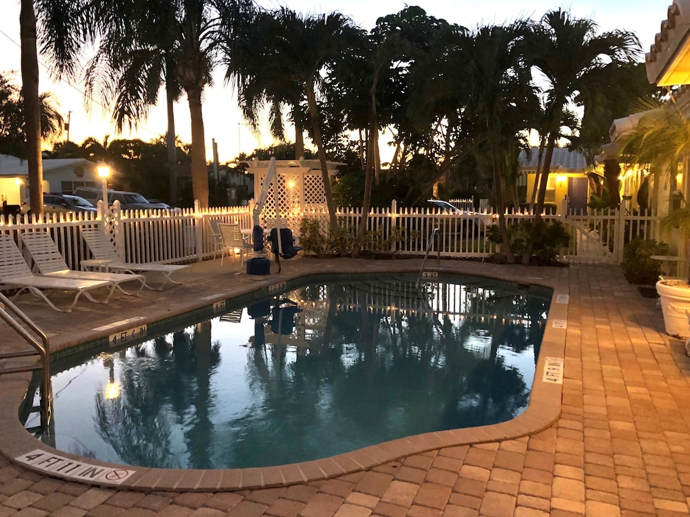 Bahama Beach Club of Pompano