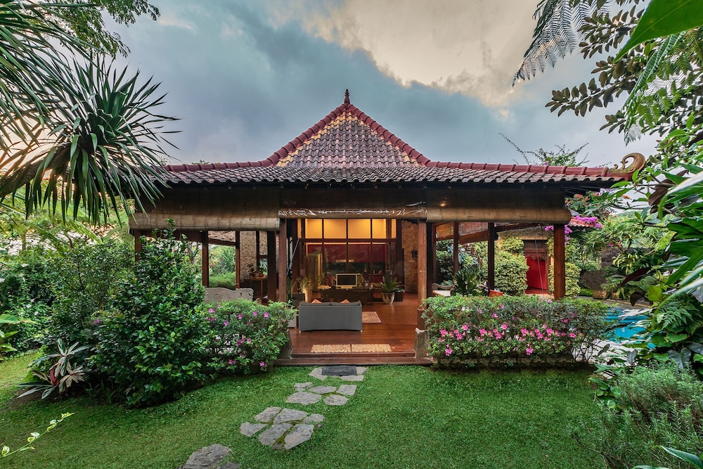 Villa Mulyono