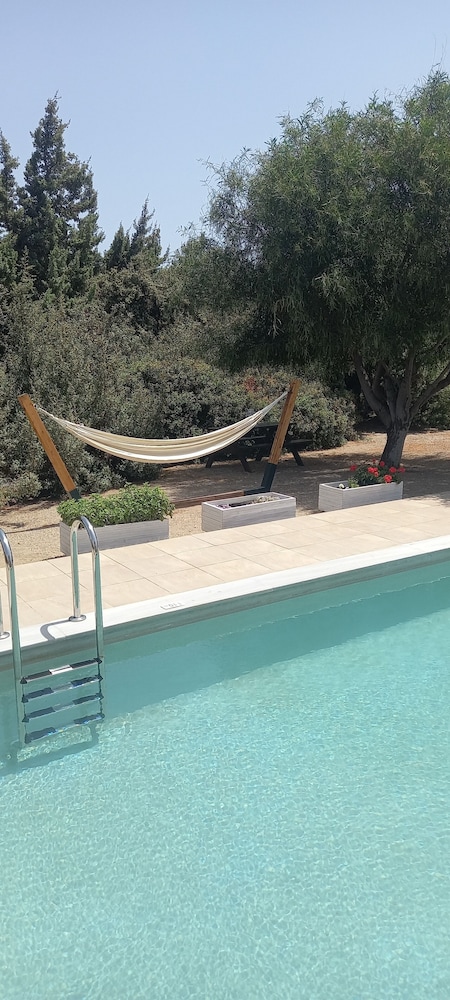 Cedar Bay Beachside Villas