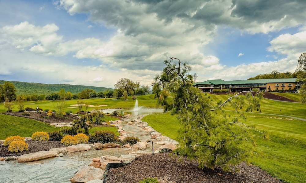 The Lodge at Woodstone Country Club