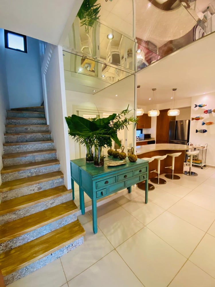 Cozy 3 Bedroom Penthouse in Playa Bonita view 5
