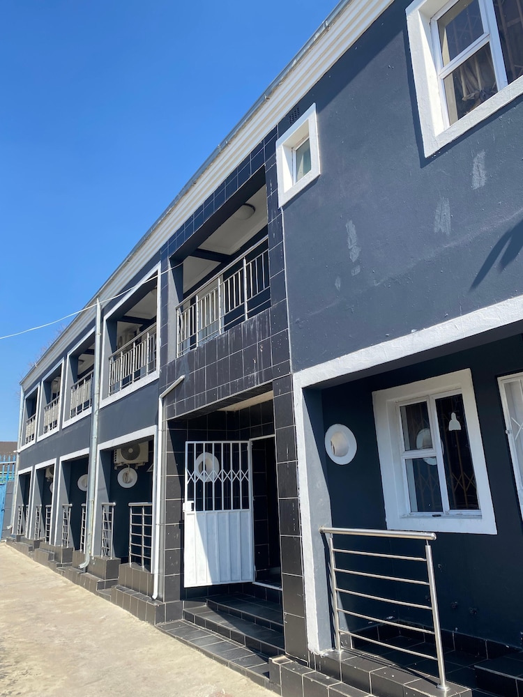 Gold Crown Self-catering Apartment