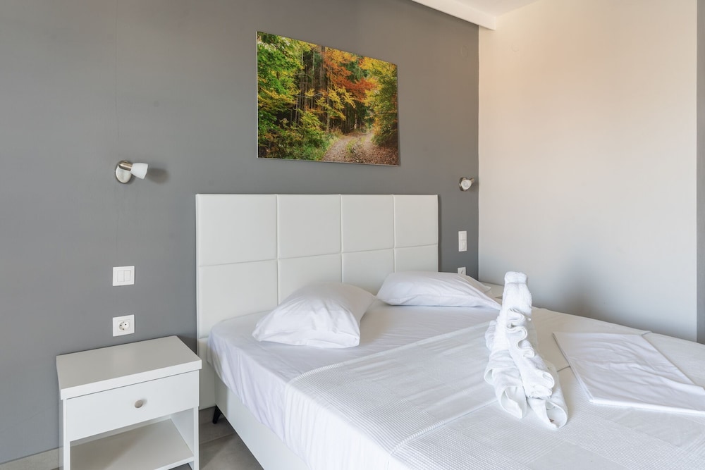 Atrium Hotel photo 3