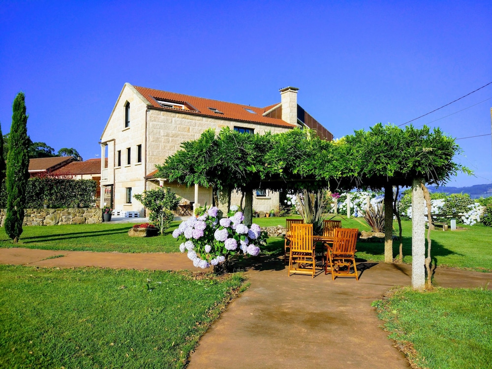 Enoturismo y Bodega Lagar de Costa