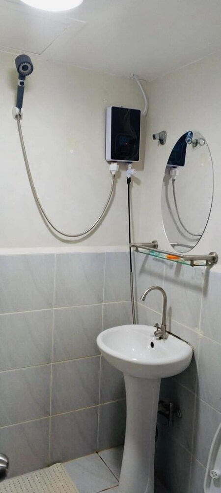 Room in Studio - Luxury Condo-sea View- Near Beach