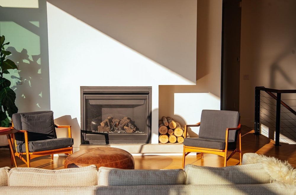 Salt w Pool Sauna Lake View Upper Mission Lux - Image 4