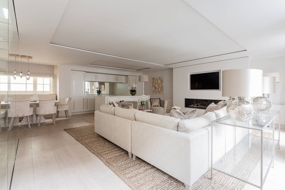 Eaton Mews South by Onefinestay