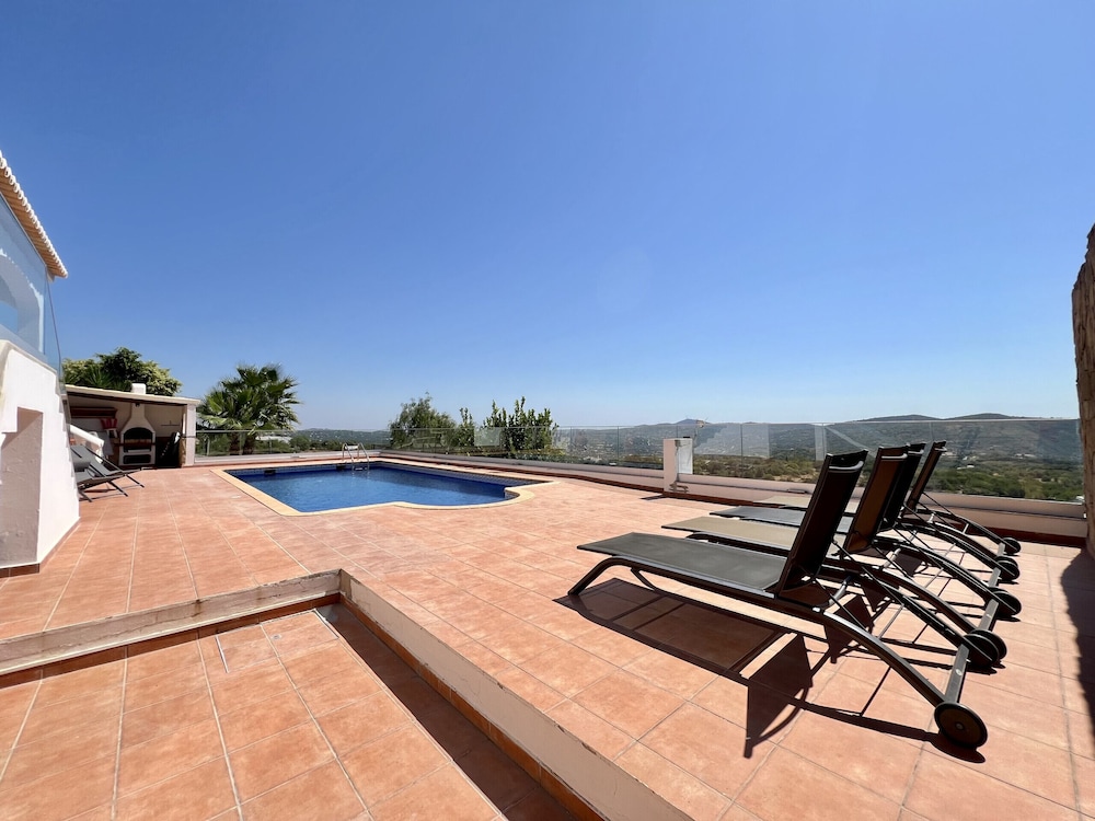 Algarve Premium Villa by Homing