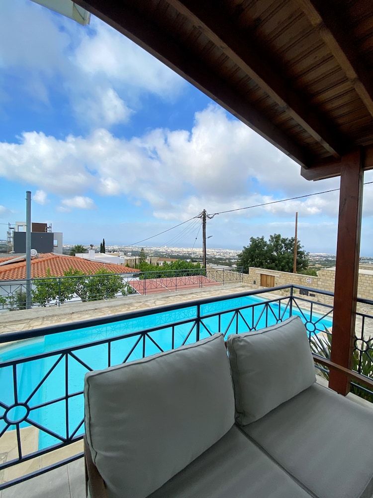 102 PAP - Stay Helios House