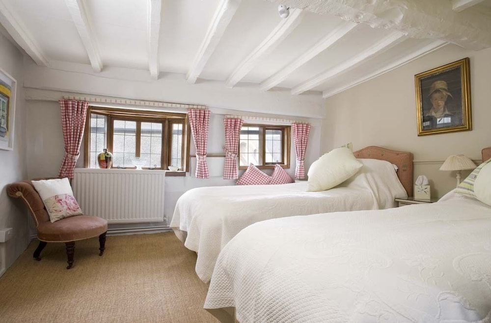 The Old Manor House view 5